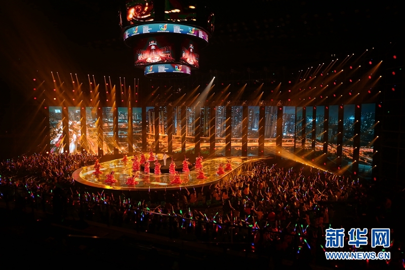 让世界听见大运!成都大运会青春歌会发出“青春的邀约”-新华网