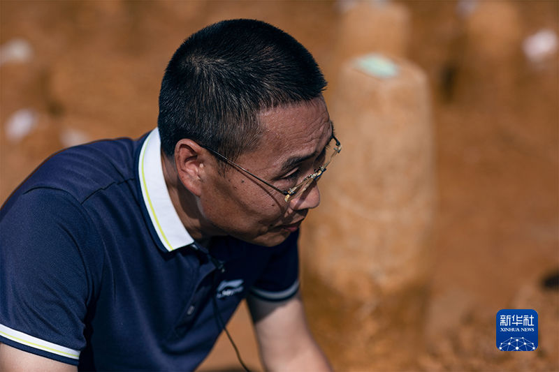 双流考古工作者李国穿越时空的风语者