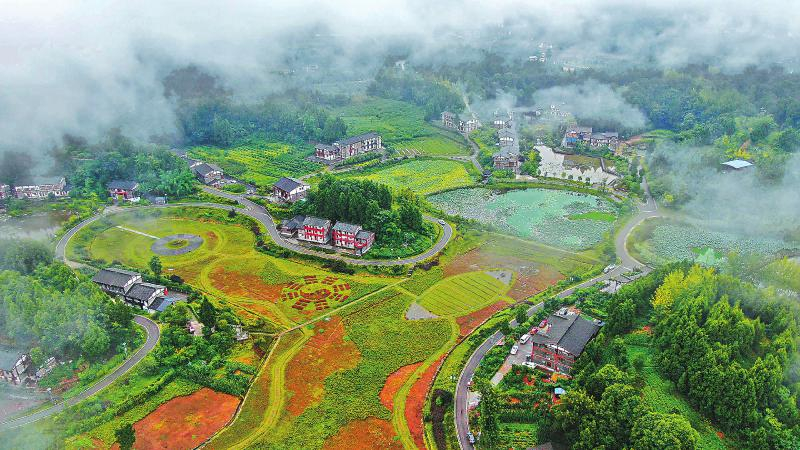 南部各村人口_法国南部天体村大探险(2)