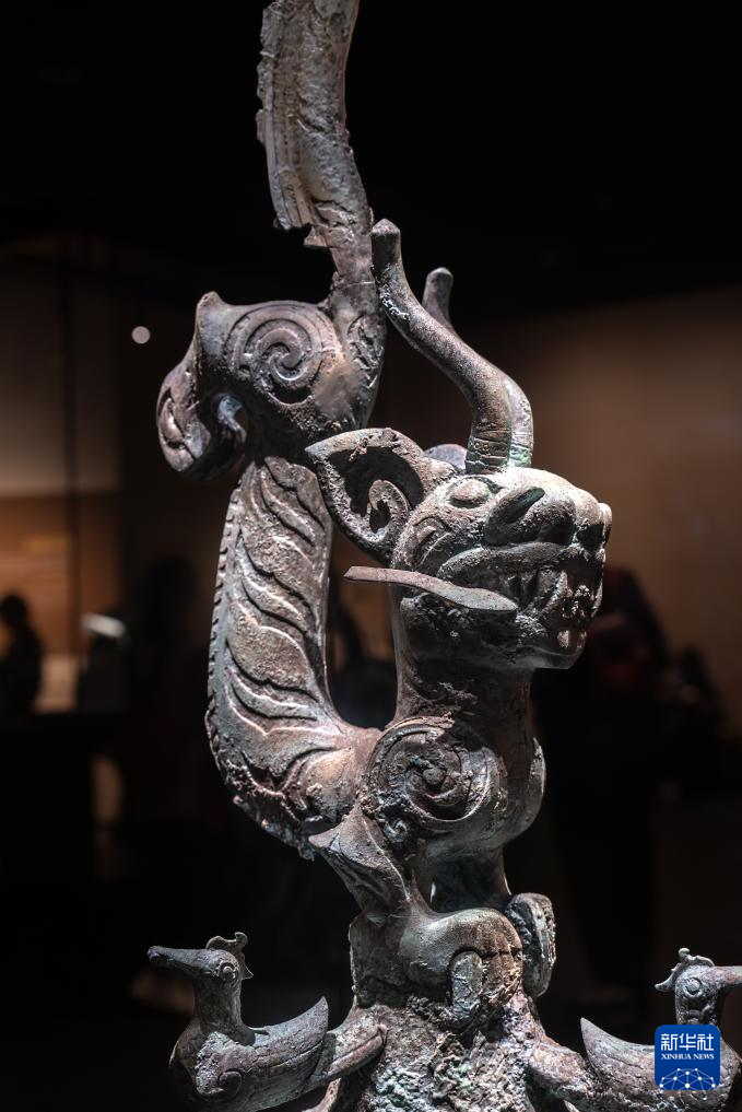 69692月7日拍摄的三星堆虎头龙身青铜像(3d打印复制品).